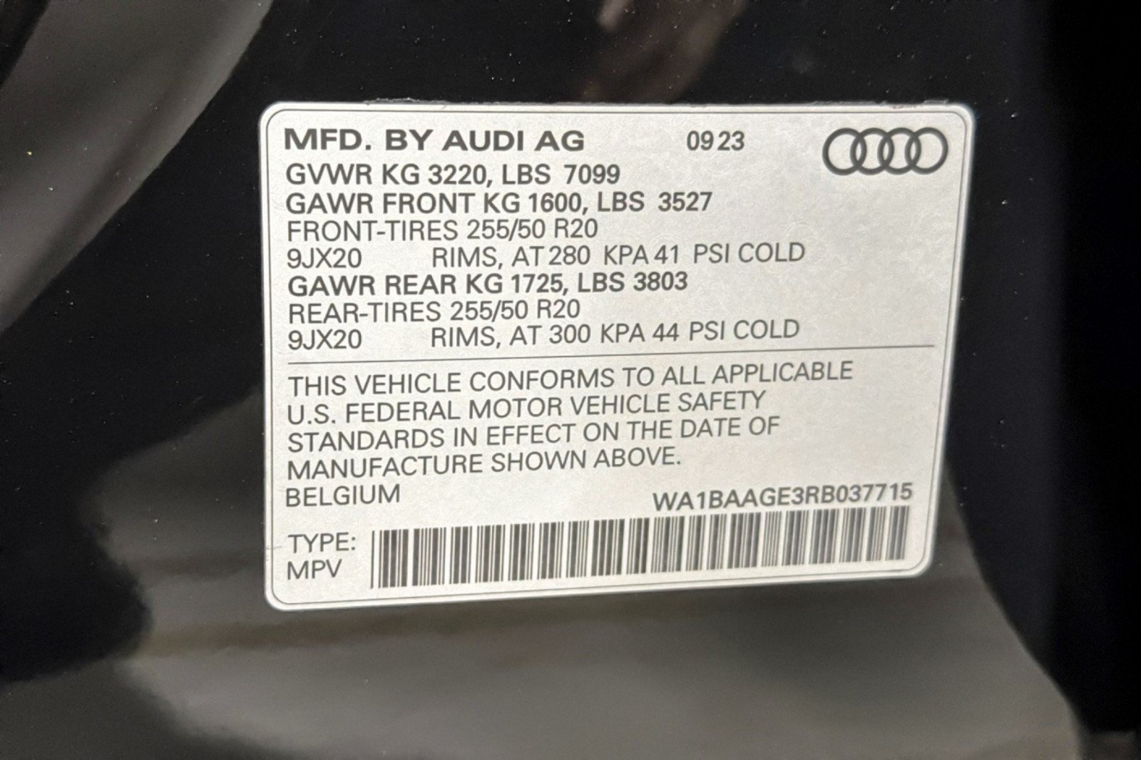 Used 2024 Audi Q8 e-tron Premium AWD/4WD image 26