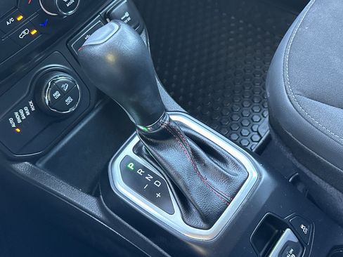 Certified 2023 Jeep Renegade Trailhawk AWD/4WD image 22