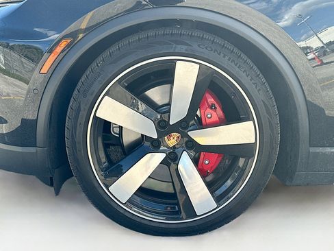 Used 2025 Porsche Macan 4S Electric image 38