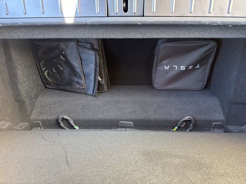 Used 2022 Tesla Model X image 9