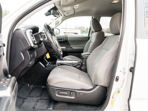 Certified 2022 Toyota Tacoma SR5 w/ Technology Package image 22