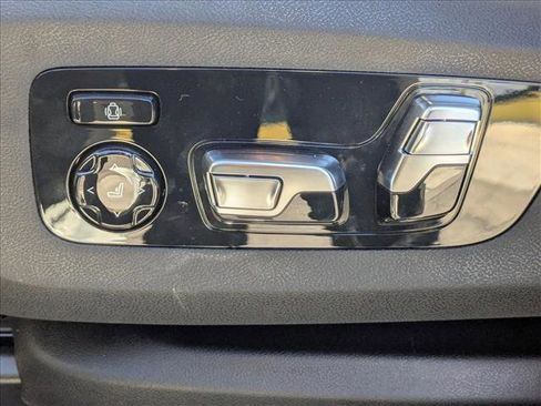 New 2026 BMW X6 xDrive40i w/ Executive Package image 4