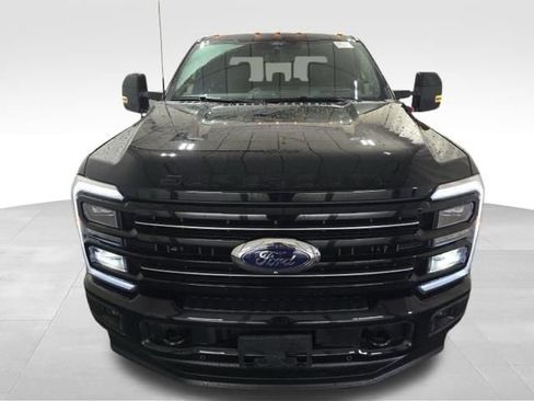 Used 2025 Ford F250 Platinum AWD/4WD image 2