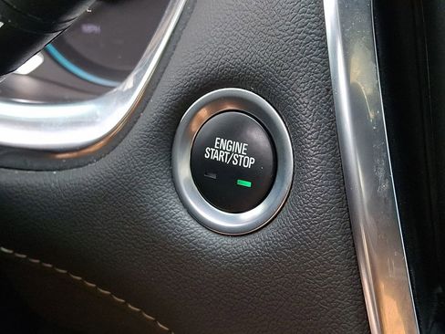 Used 2023 Chevrolet Traverse LT image 25