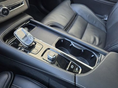 Used 2022 Volvo XC90 T8 Inscription image 46