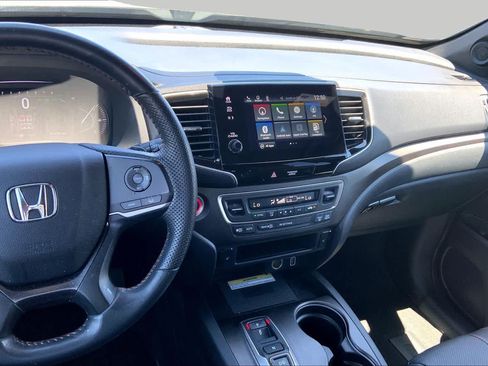Used 2023 Honda Passport TrailSport image 6