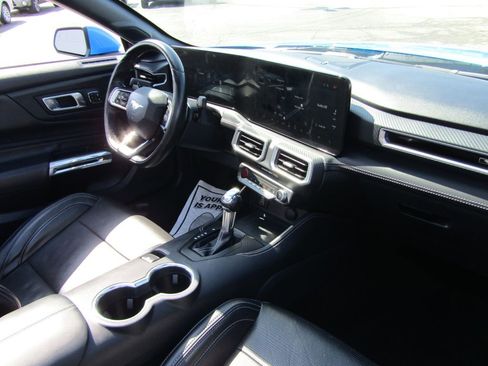 Used 2025 Ford Mustang GT Premium RWD image 18
