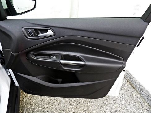 Used 2017 Ford C-MAX SE image 11