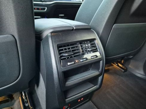 Used 2024 BMW X5 sDrive40i w/ M Sport Package RWD image 19