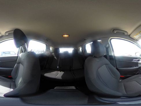 Used 2025 Kia Sportage LX image 41