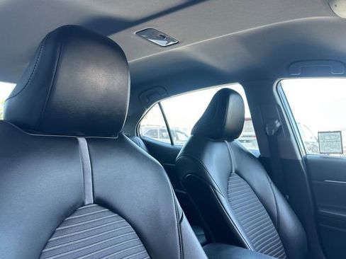 Used 2022 Toyota Camry SE FWD image 18