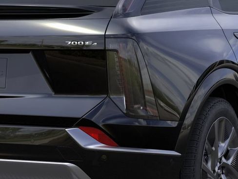 Used 2026 Cadillac Optiq Luxury 1 AWD/4WD image 11