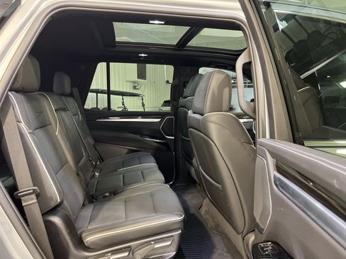 Used 2025 Cadillac Escalade Premium Luxury image 21