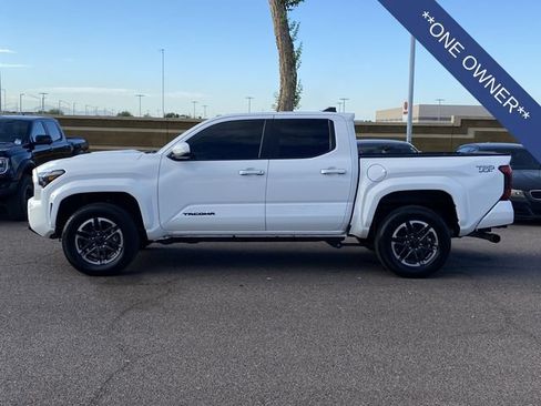 Used 2025 Toyota Tacoma TRD Sport w/ TRD Sport Upgrade Package AWD/4WD image 2