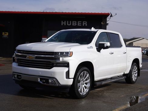 Used 2022 Chevrolet Silverado 1500 High Country w/ Technology Package image 3
