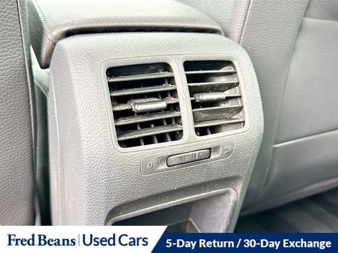 Used 2009 Volkswagen Jetta SE FWD image 24