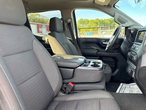 Used 2022 Chevrolet Silverado 1500 Custom RWD image 17