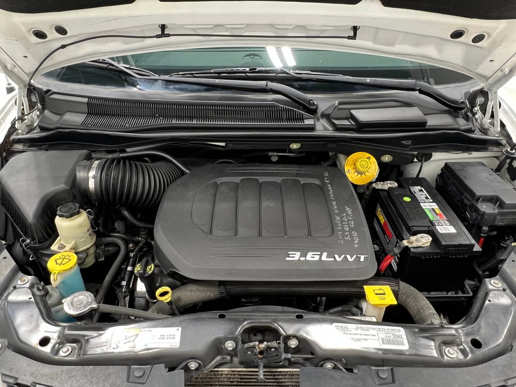 Used 2016 Dodge Grand Caravan R/T FWD image 27