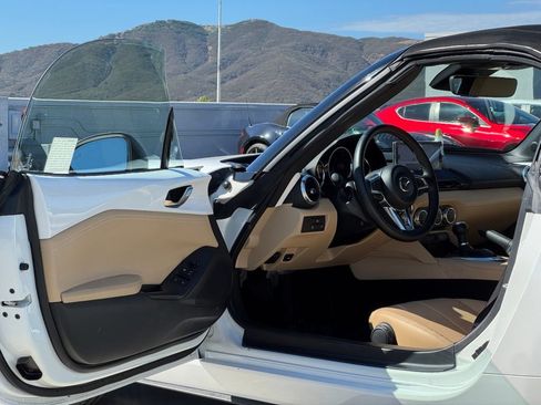 Used 2025 MAZDA MX-5 Miata Grand Touring RWD image 8