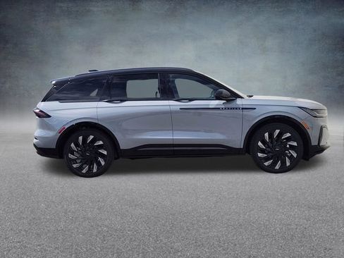 New 2026 Lincoln Nautilus Reserve w/ Jet Appearance Package image 8