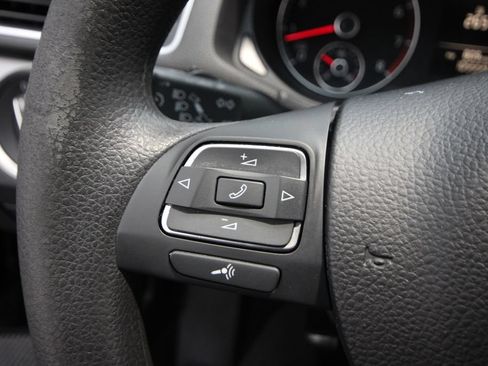Used 2013 Volkswagen Passat 2.5 S FWD image 18