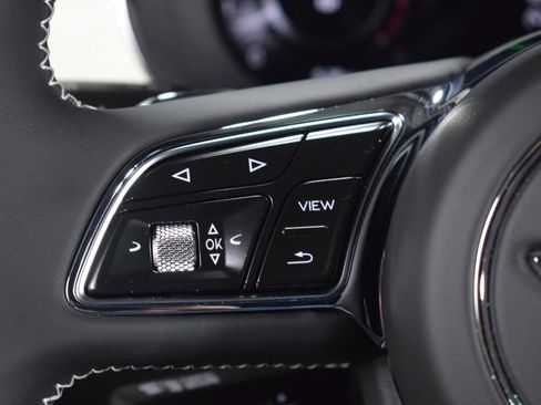 New 2024 Bentley Bentayga Extended Wheelbase image 32