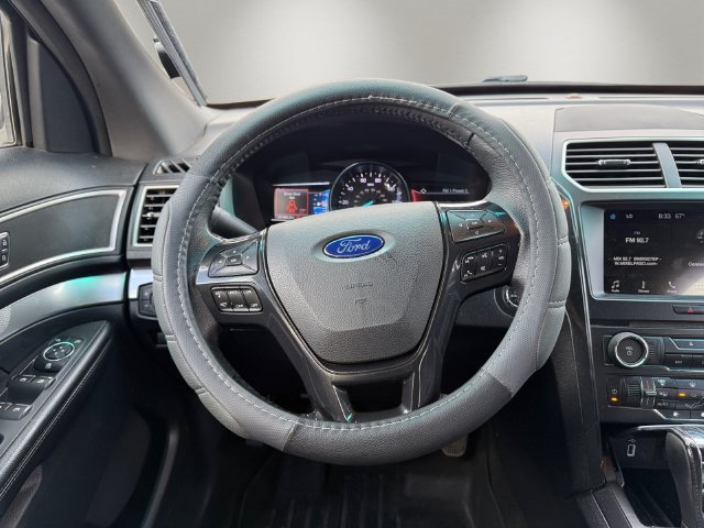 Used 2017 Ford Explorer XLT w/ Equipment Group 201A FWD image 10
