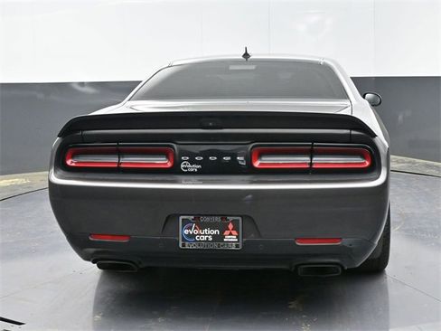 Used 2019 Dodge Challenger SRT Hellcat Redeye image 36