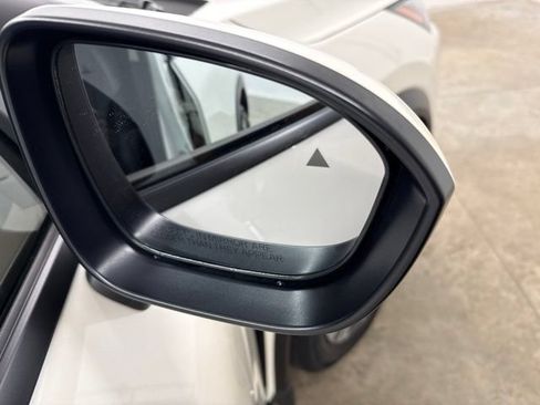 Used 2023 Nissan Rogue SV AWD/4WD image 10