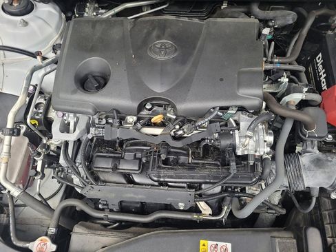 Used 2021 Toyota Camry LE image 31