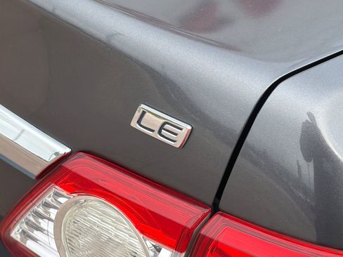 Used 2013 Toyota Corolla LE image 32