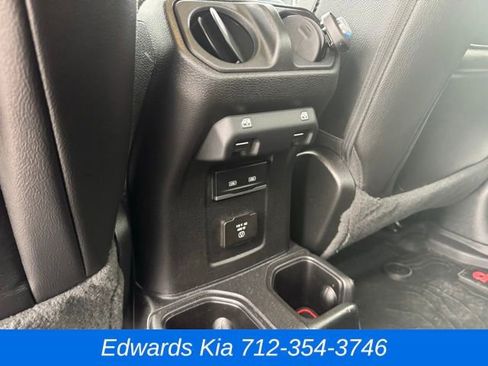 Used 2021 Jeep Gladiator Overland image 16
