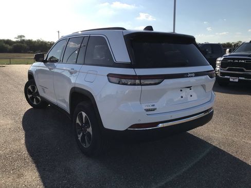 New 2025 Jeep Grand Cherokee Limited 4xe AWD/4WD image 5