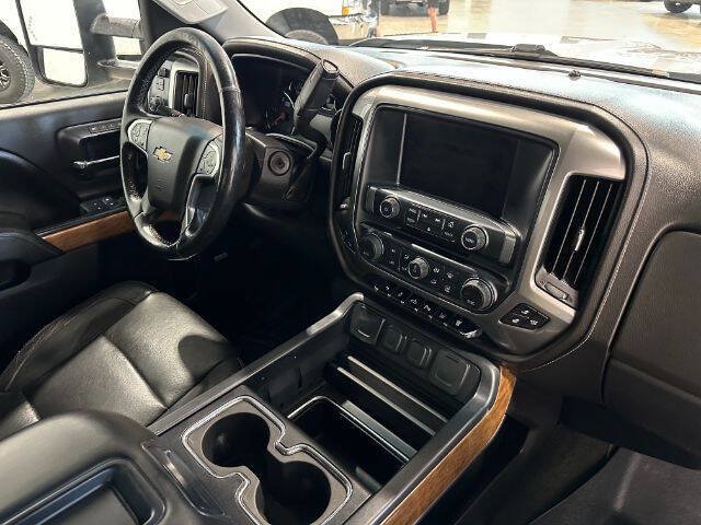 Used 2015 Chevrolet Silverado 2500 LTZ AWD/4WD image 12