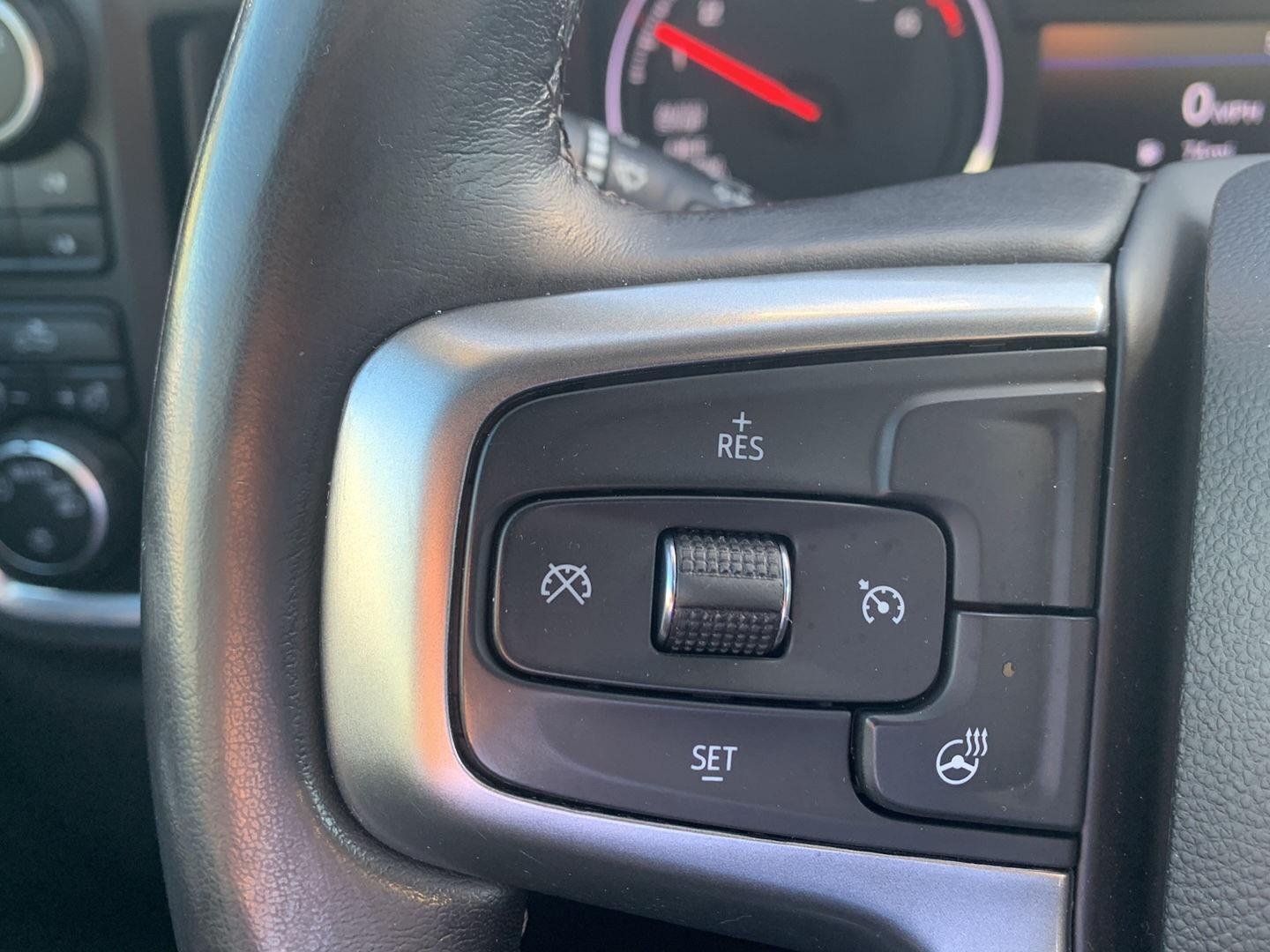 Used 2021 Chevrolet Silverado 1500 LT AWD/4WD image 9