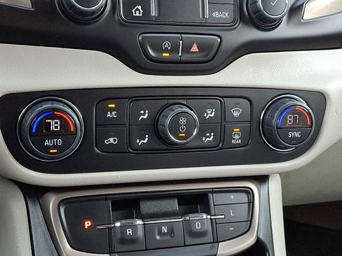 Used 2023 GMC Terrain Denali w/ Denali Premium Package image 17