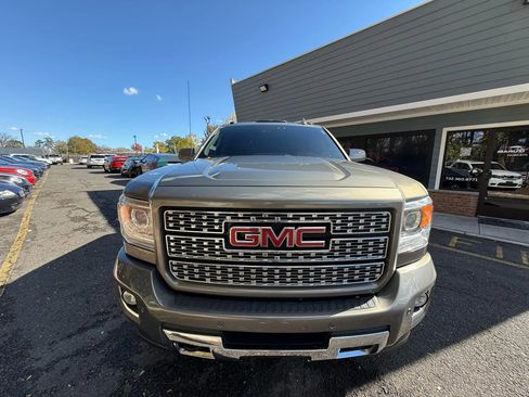 Used 2018 GMC Sierra 2500 Denali w/ Suspension Package, Off-Road image 2