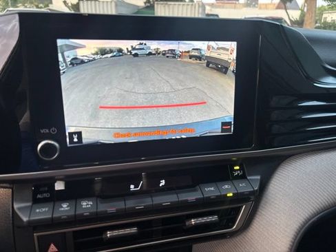 Used 2025 Toyota Camry SE w/ Convenience Package FWD image 35