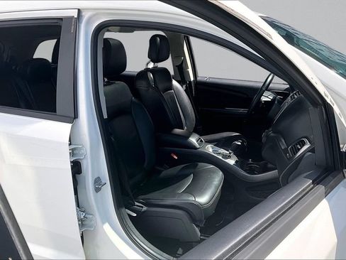 Used 2017 Dodge Journey Crossroad w/ Popular Equipment Group FWD image 31