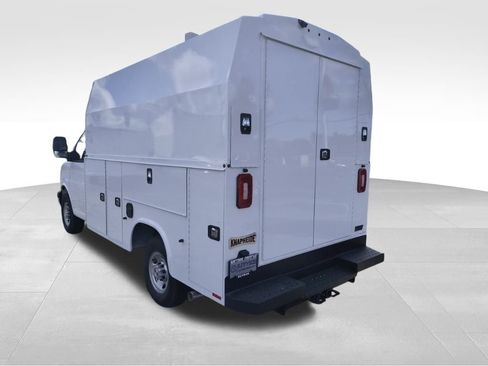 New 2025 Chevrolet Express 3500 w/ Power Convenience Package RWD image 9