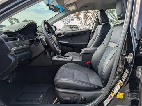 Used 2014 Toyota Camry SE FWD image 10