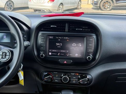 Used 2022 Kia Soul LX w/ Technology Package FWD image 9