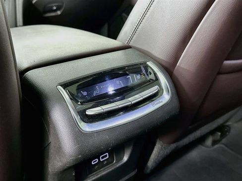 Used 2022 Cadillac XT6 Premium Luxury FWD image 26
