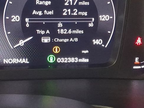 Used 2025 Honda Pilot Elite image 25