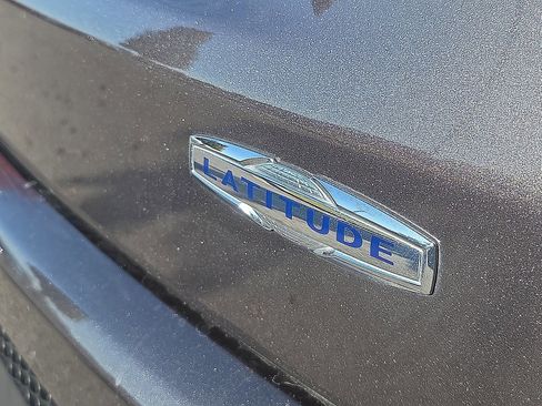 Used 2022 Jeep Compass Latitude image 8