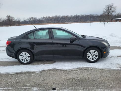 Used 2013 Chevrolet Cruze LS image 6