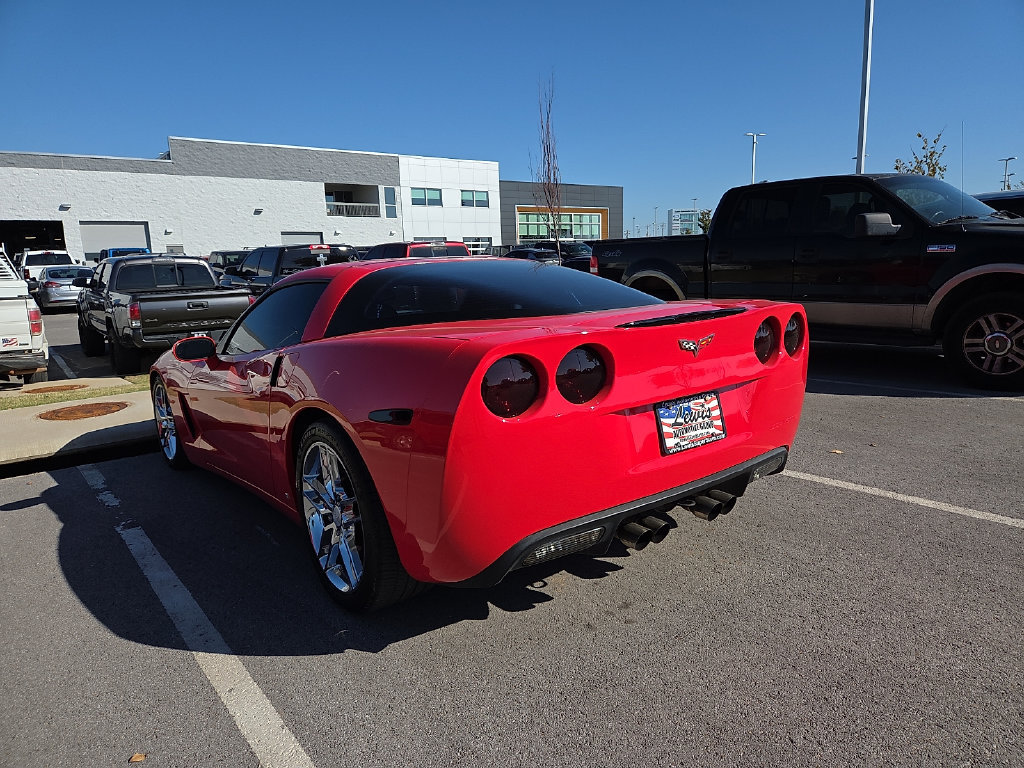 Used 2007 Chevrolet Corvette Coupe RWD image 2