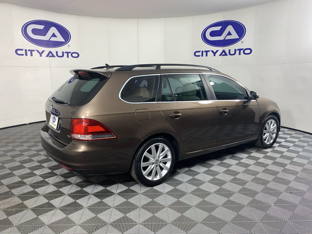 Used 2012 Volkswagen Jetta TDI FWD image 3