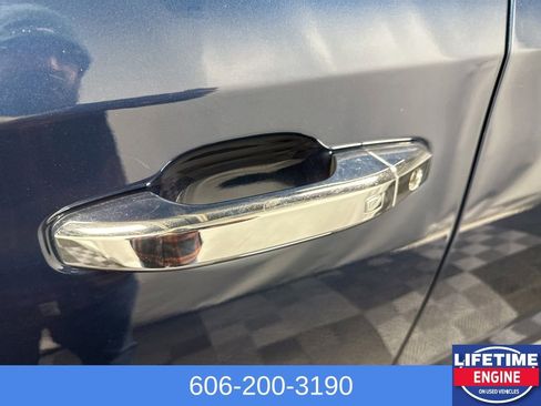 Used 2020 GMC Sierra 1500 SLT w/ SLT Premium Package image 7