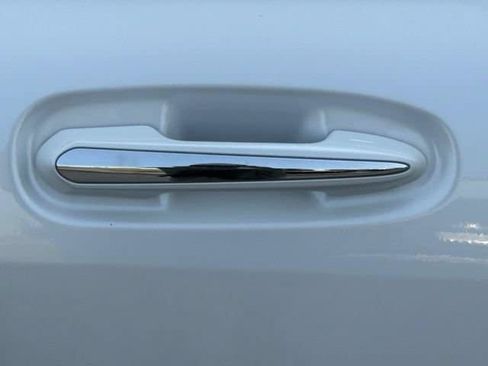 Used 2025 Toyota Sienna XLE FWD image 17